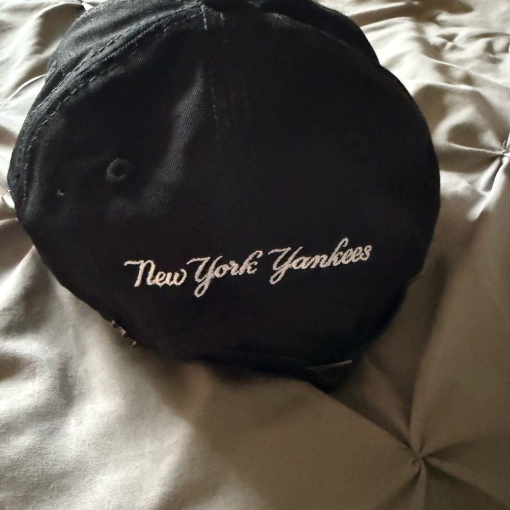 NWT‼️Urban Outfitters Black Cap with Embroidered Detail - Picture 3 of 5